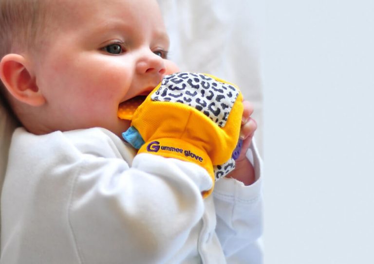 Teething in Babies: The Best Silicone Teething Baby Gloves