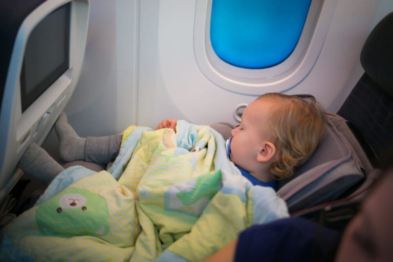 How to fly with a car seat: best 101 guide